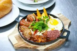 Hình ảnh Bánh Mì Chảo