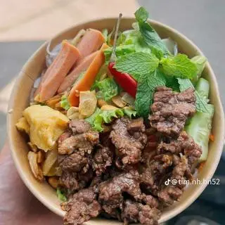 Hình ảnh Bún trộn xúc xích