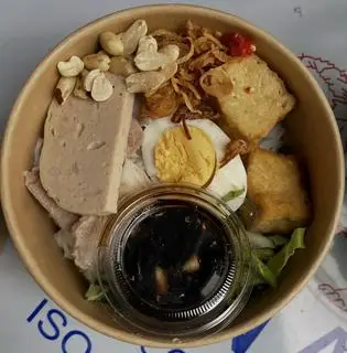 Hình ảnh Bún tàu hũ - thịt luộc-chả lụa-trứng