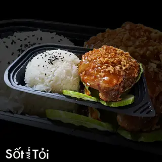 Hình ảnh Cơm Gà Mắm Tỏi