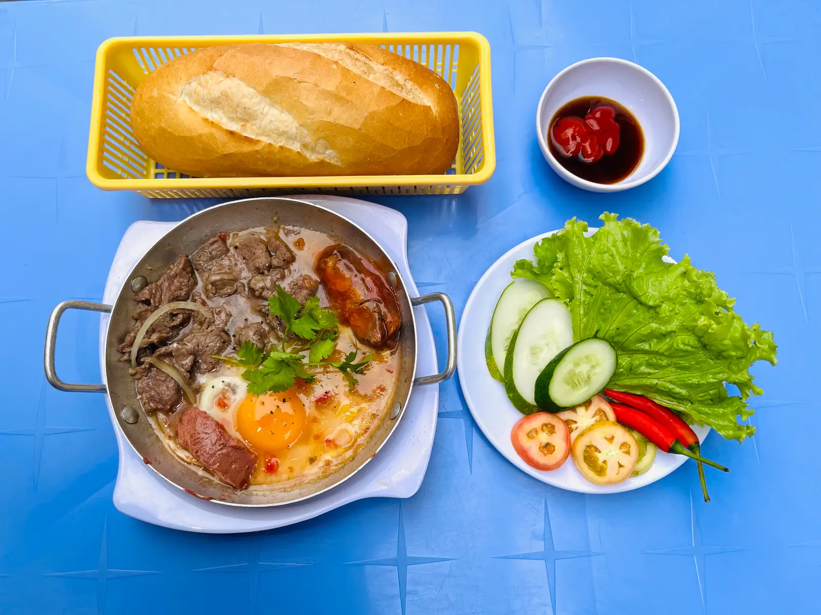 Hình ảnh Số 14 : Bò - Trứng - Pate - Cá Hộp