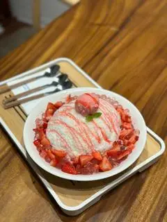 Hình ảnh Bingsu dâu tây - strawberry bingsu