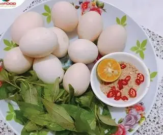 Hình ảnh Trứng gà ta luộc (5 trứng)