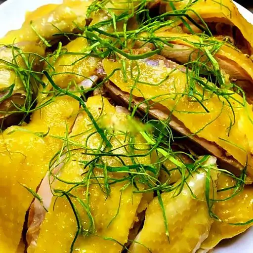 Hình ảnh Gà hấp lá chanh