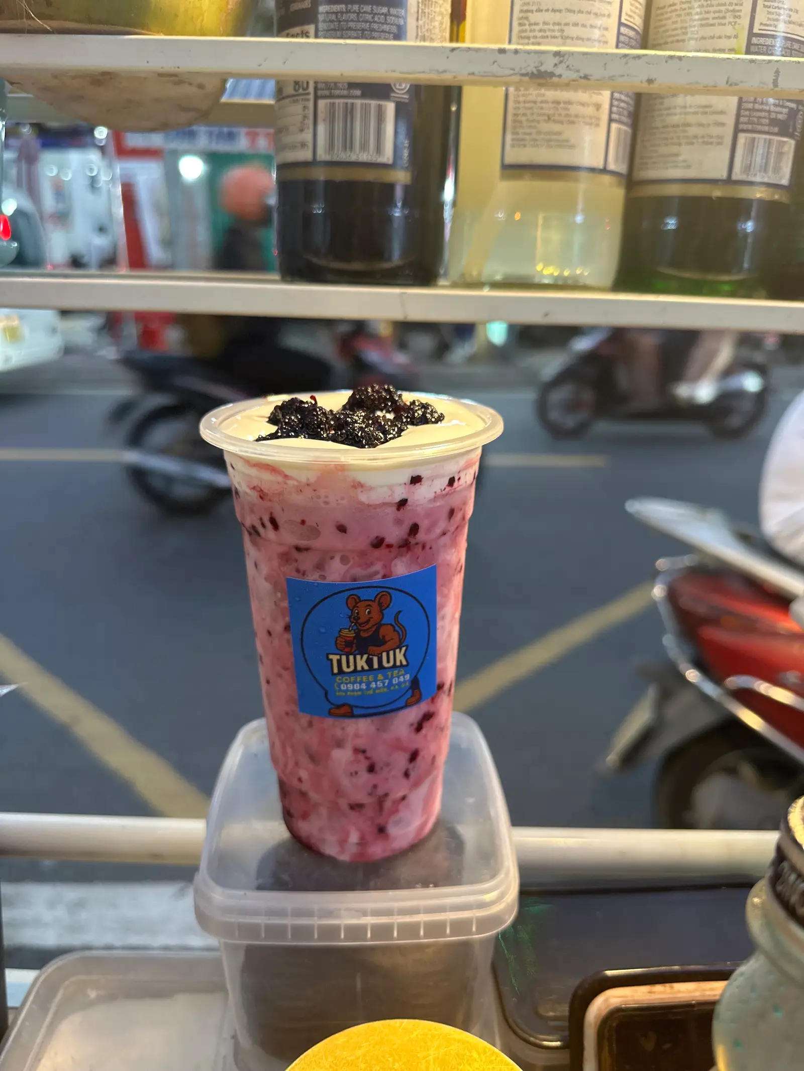 Hình ảnh Dâu sữa hạt chia