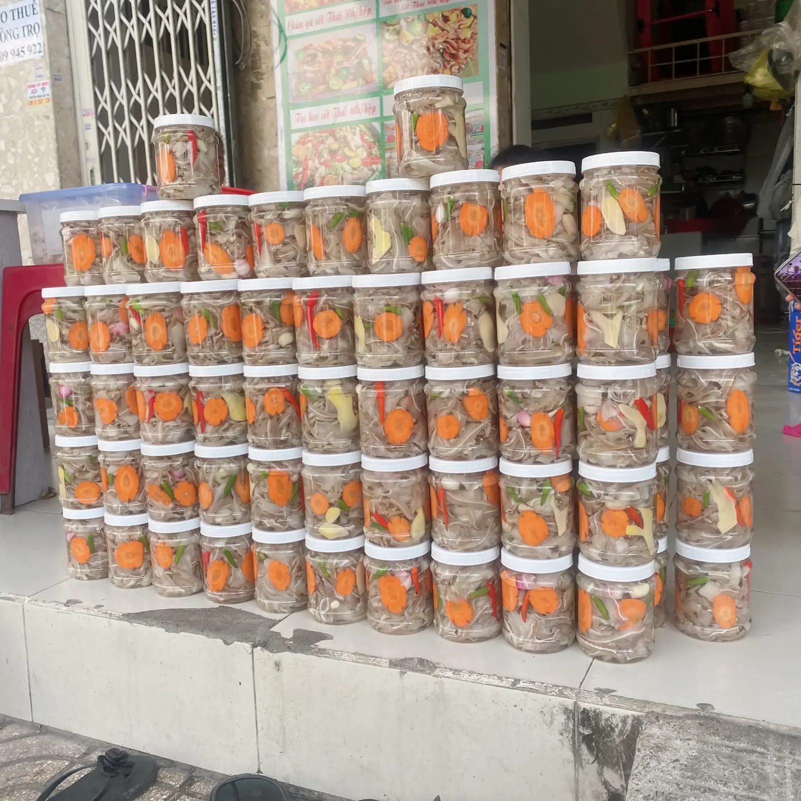 Hình ảnh Combo  2 hủ  tai heo ngâm chua ngọt (90%tai heo)