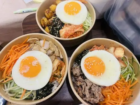 Hình ảnh Cơm trộn bò tươi