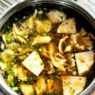Hình ảnh Lẩu nấm thịt tươi