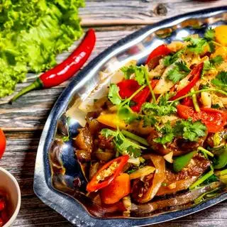 Hình ảnh Gân - đuôi - lá sách xào sa tế - vừa
