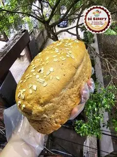 Hình ảnh Bánh mì nguyên cám hạt