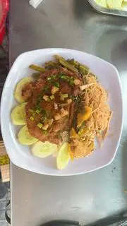 Hình ảnh cơm sườn bì chả