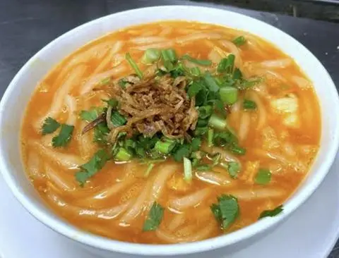 Hình ảnh bánh canh tôm+chả cá+ thịt nạt+bò viên+trứng cút+bánh suông 