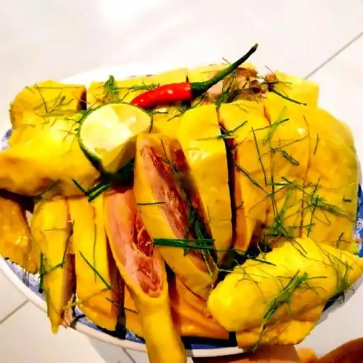 Hình ảnh Gà hấp lá chanh ăn nóng nguyên con