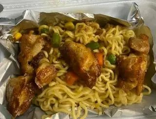 Hình ảnh Mì trộn gà tê cay