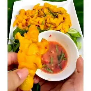 Hình ảnh (220gr) Chân gà ủ muối rút xương