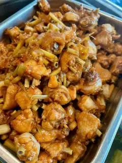 Hình ảnh Cơm gà kho xả ớt