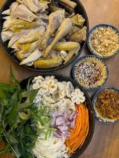 Hình ảnh Gỏi Gà Măng Cụt - Nguyên Con