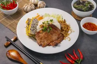 Hình ảnh Cơm Sườn - Chả