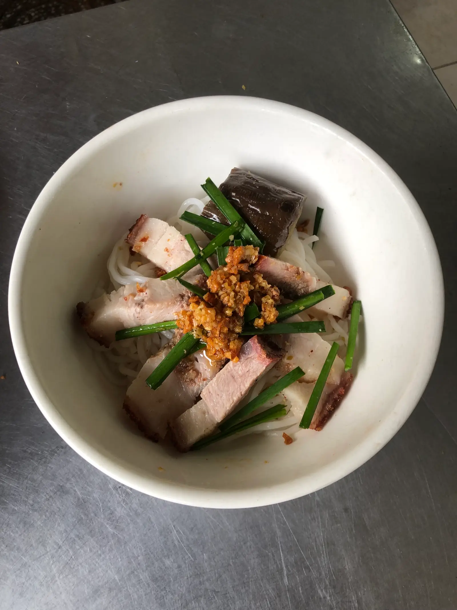 Hình ảnh Bún mắm heo quay - cà tím