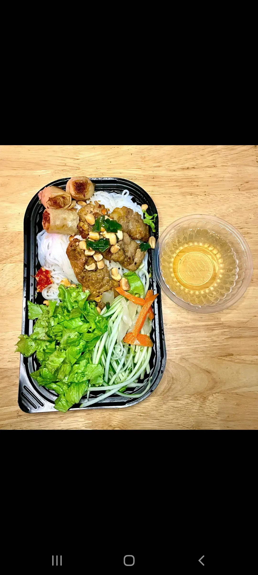 Hình ảnh Bún thịt nướng chả giò