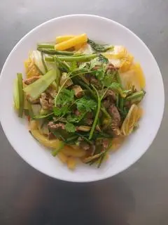 Hình ảnh Nui xào bò chuẩn vị sinh vien