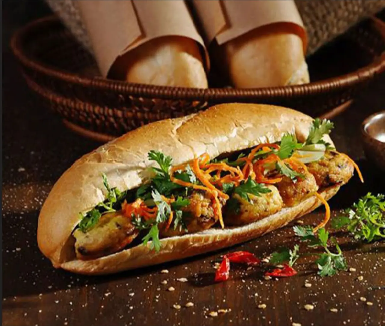 Hình ảnh Bánh mì tôm kèm 1 ly coca
