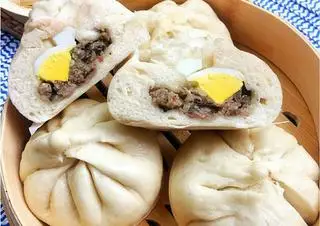 Hình ảnh Bánh bao thập cẩm 2 trứng cút