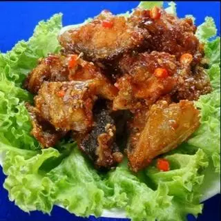 Hình ảnh Đàu cá hồi chiên giòn