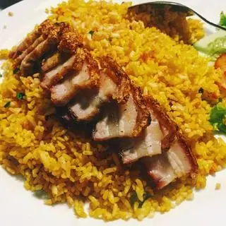 Hình ảnh Cơm ba rọi chiên giòn