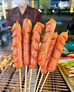 Hình ảnh Xúc Xích Tươi....Chiên