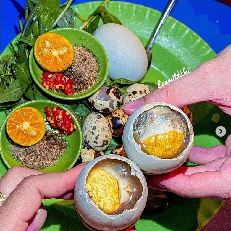 Hình ảnh Combo: 10 Trứng lộn luộc ốp mề ngon 