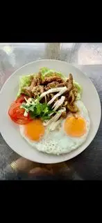 Hình ảnh nai op la 2 trung+ banh mi 