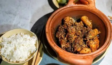 Hình ảnh cơm + cá lóc kho tiêu 