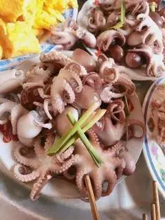 Hình ảnh Bạch Tuộc hấp xả 