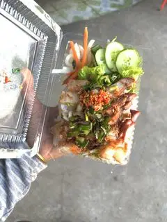 Hình ảnh Bún heo quay