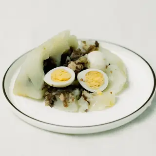 Hình ảnh Bánh giò - 2 trứng cút