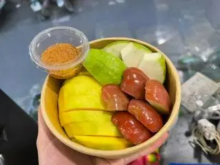 Hình ảnh Mix 3 loại - xoài - cóc - ổi - muối tôm