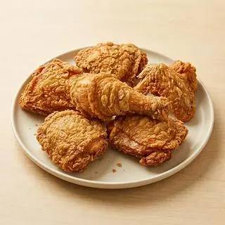 Hình ảnh Nửa Con Gà Rán Chặt Miếng (5-6 miếng)