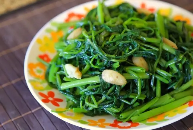 Hình ảnh Rau muống xào tỏi