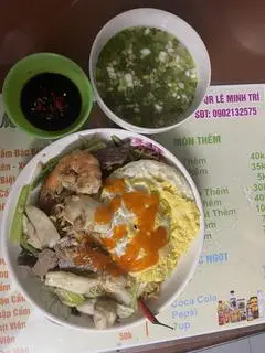 Hình ảnh Mì gói 2 vắt xào Hải sản trứng chiên