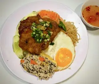 Hình ảnh Cơm Sườn Trứng