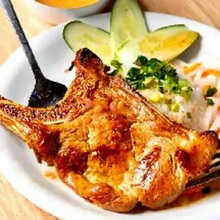 Hình ảnh Cơm tấm sườn cốt lết