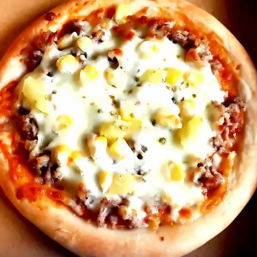 Hình ảnh Pizza bò băm xúc xích