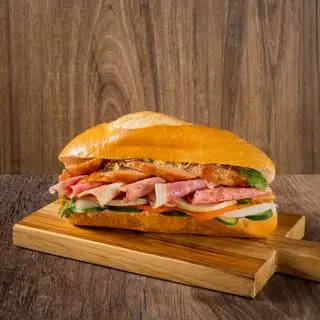 Hình ảnh Bánh mì sài gòn đặc biệt