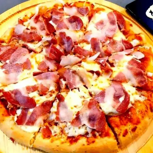 Hình ảnh Pizza thịt hun khói