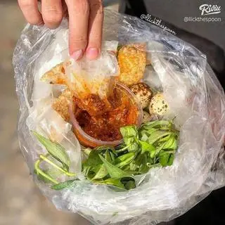 Hình ảnh Bánh tráng chấm sốt muối tắc - Trứng cút 