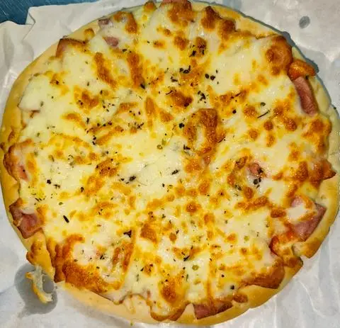 Hình ảnh Pizza xúc xích jam bon size 16cm