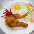 Hình ảnh Cơm gà ốp la