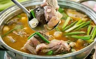 Hình ảnh lẩu gân bò thịt nạm 3 người ăn