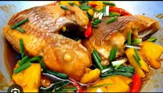 Hình ảnh cơm cá diêu hồng kho